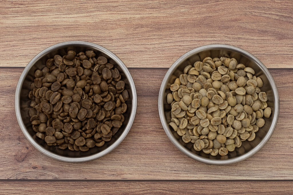 デカフェ豆と普通のコーヒー豆